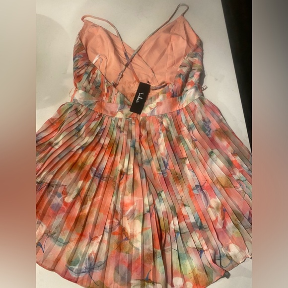 LULU’S Pink Multi Floral Pleated Backless Romper - NWT 
SZ L - Picture 10 of 14